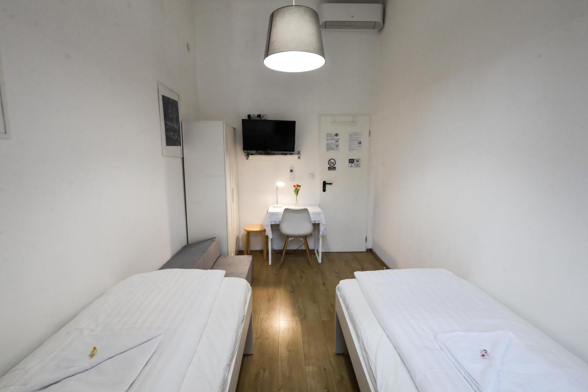 Budapest Pest-Port Apartment 4 Rooms For 16 Person 外观 照片