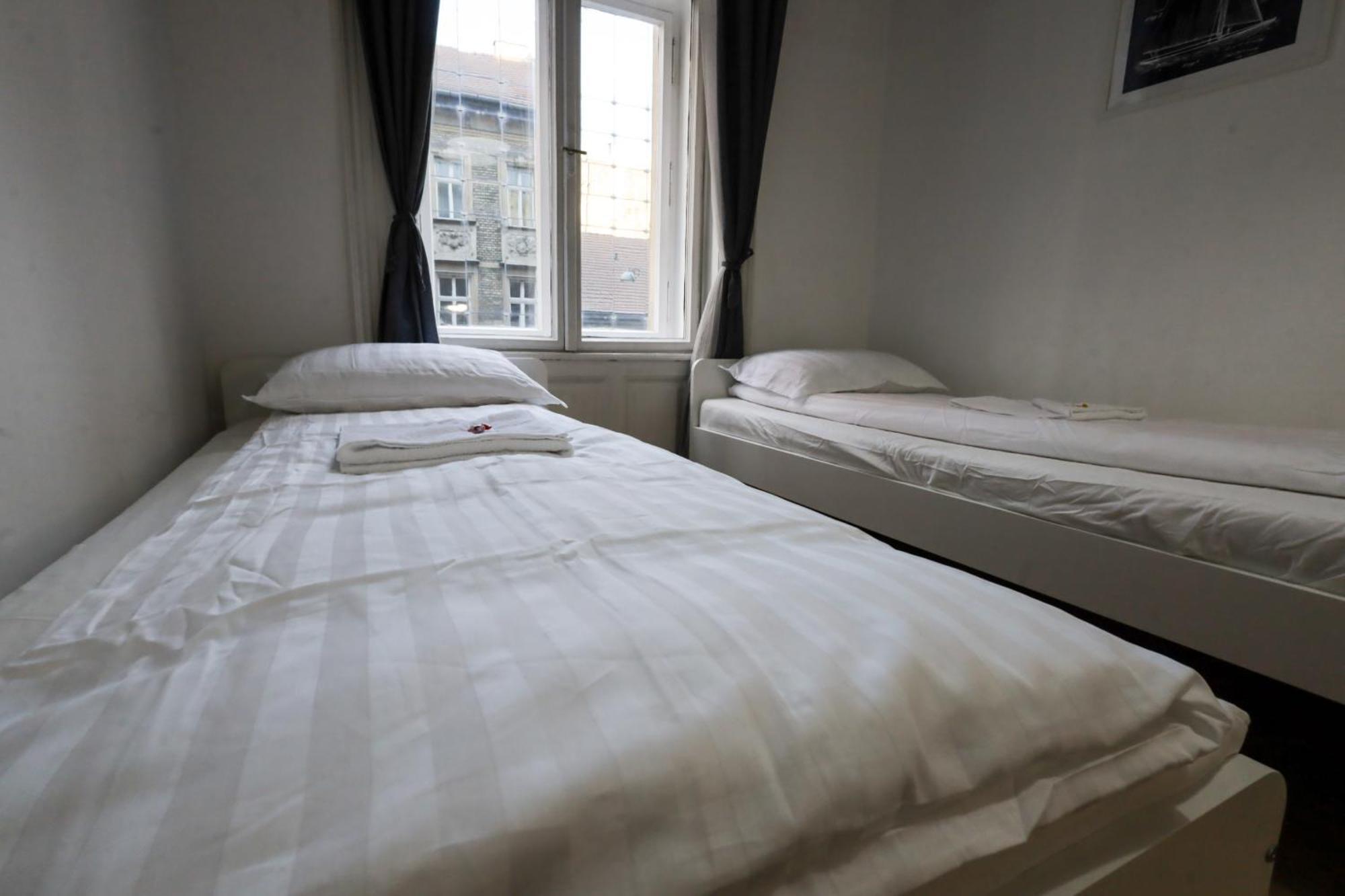 Budapest Pest-Port Apartment 4 Rooms For 16 Person 外观 照片