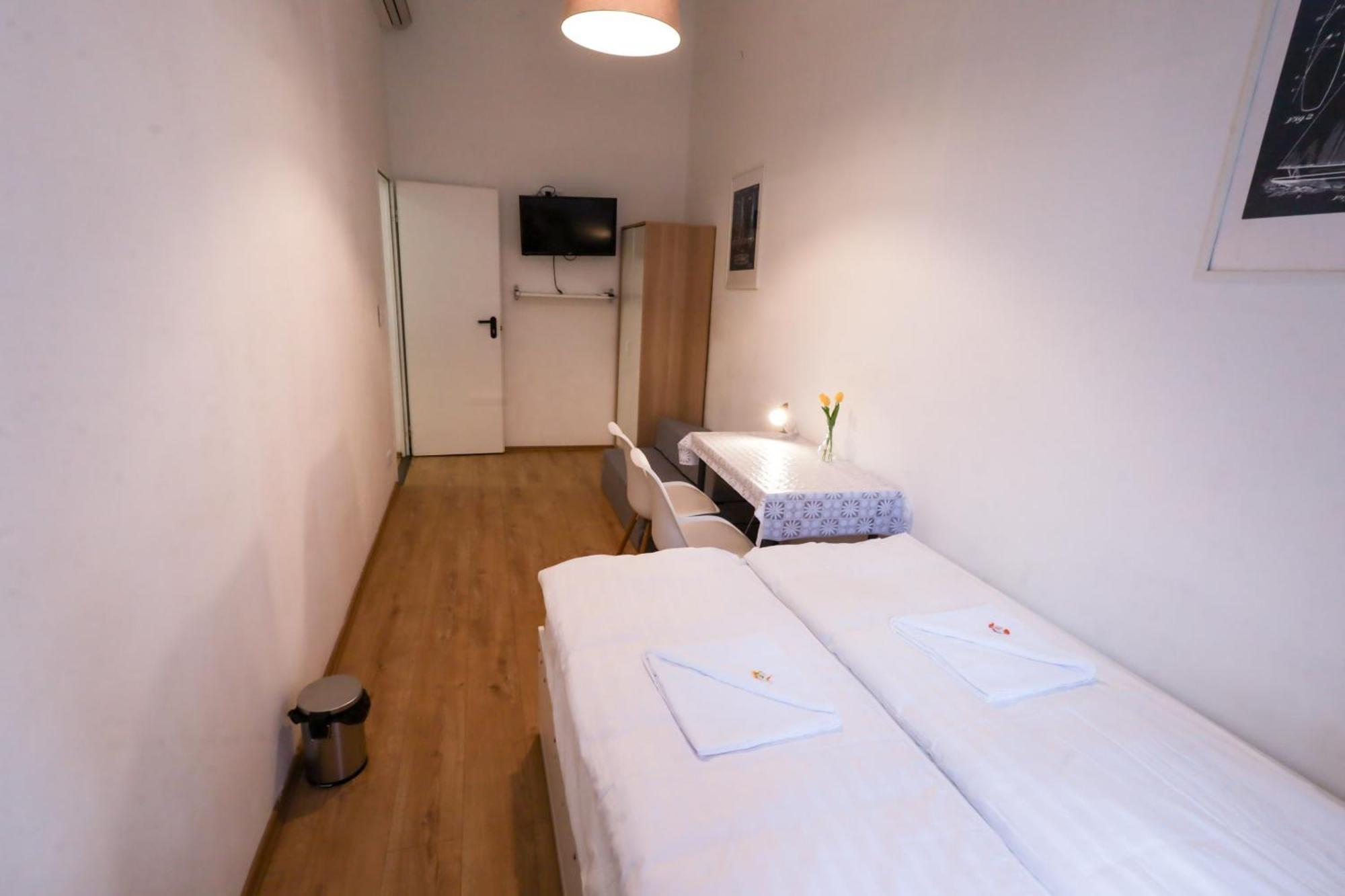 Budapest Pest-Port Apartment 4 Rooms For 16 Person 外观 照片